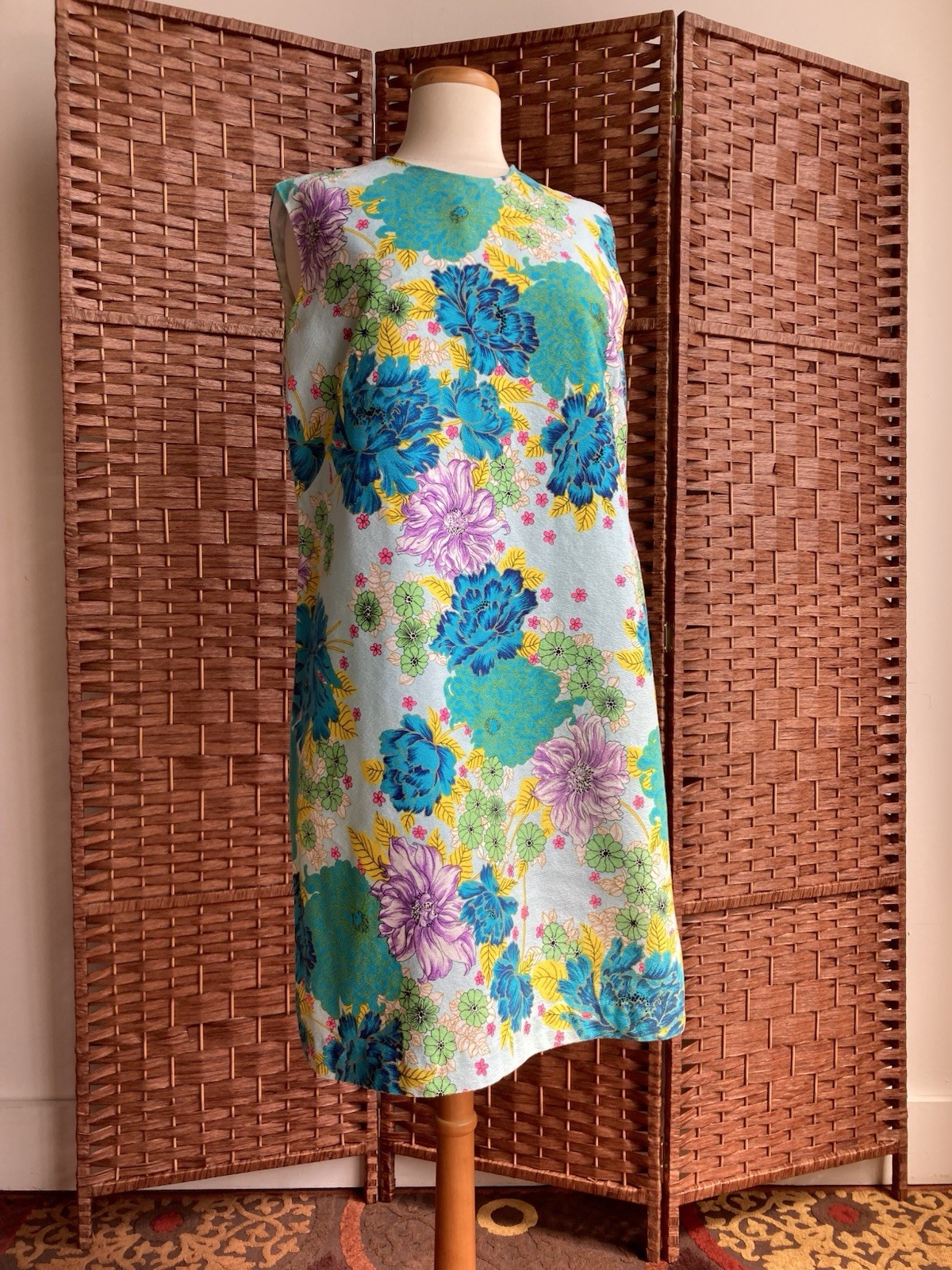 1960s Vibrant Flower Power Shift Dress, Bust 40in