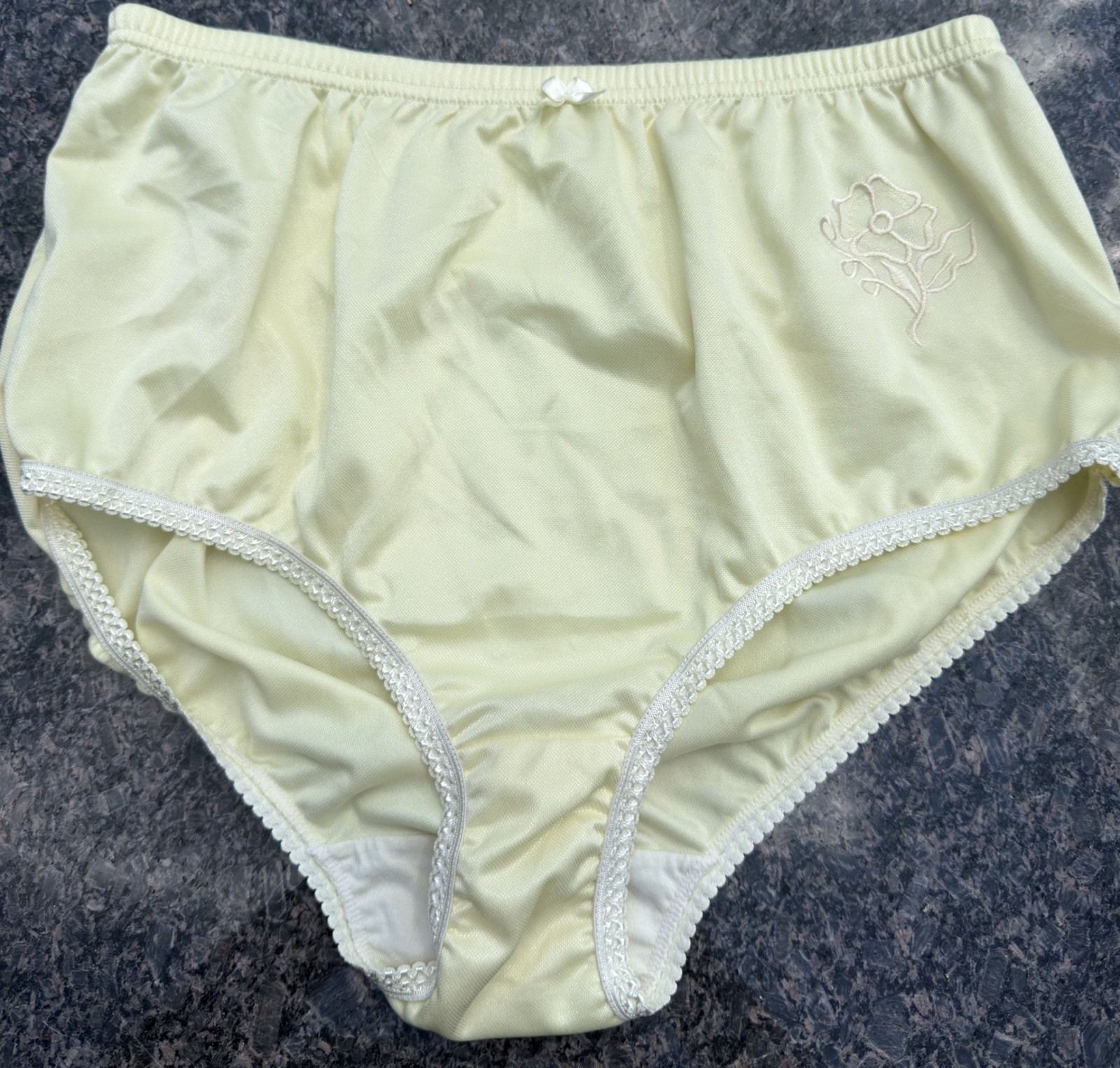 Vtg Hi Waist Floral Embroidery Polyester Granny Brief Panties 8/XL NWOT yellow