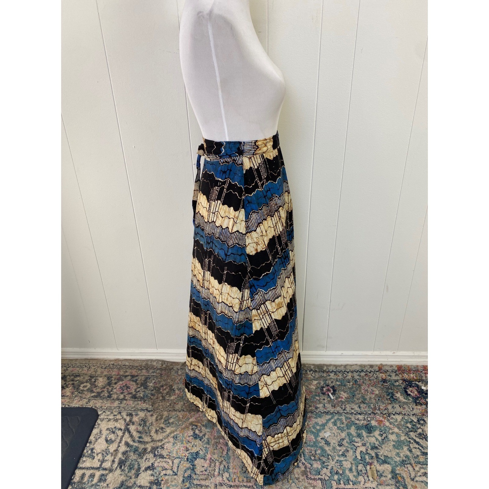 VTG Hand Printed Batik Wrap Maxi Skirt Sz XS-S Cotton Blue Black Tan Malaysia