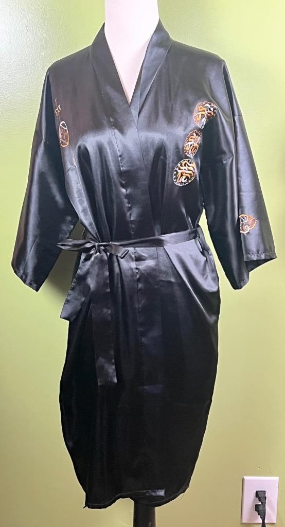Vtg 70&rsquo;s Black Silk Embroidered Kimono Short Robe Dragon Souvenir Vietnam sz 14