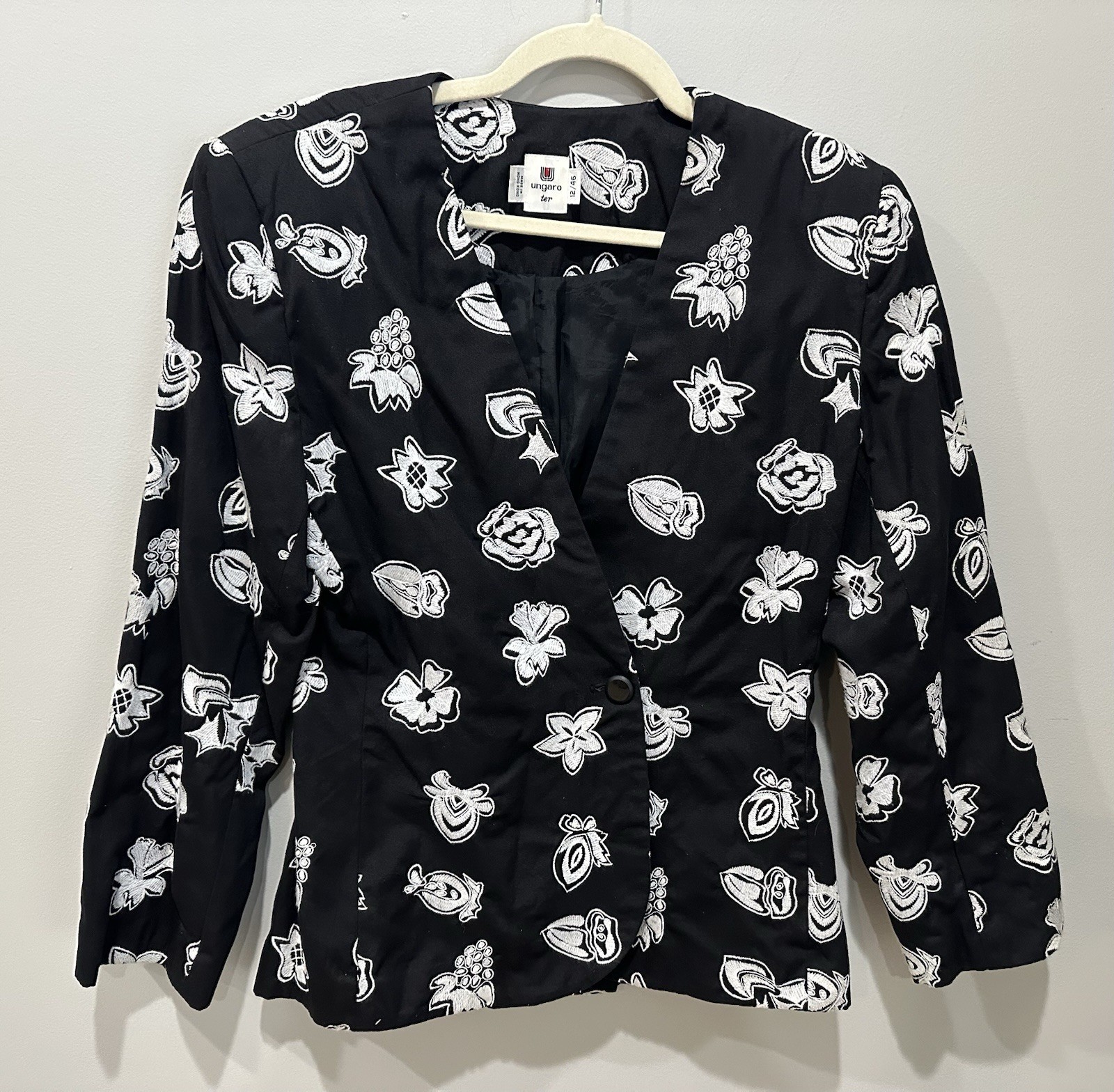 Vtg Emanuel Ungaro Ter Blazer Embroidered Woman’s Size 12 Floral Black Hong Kong