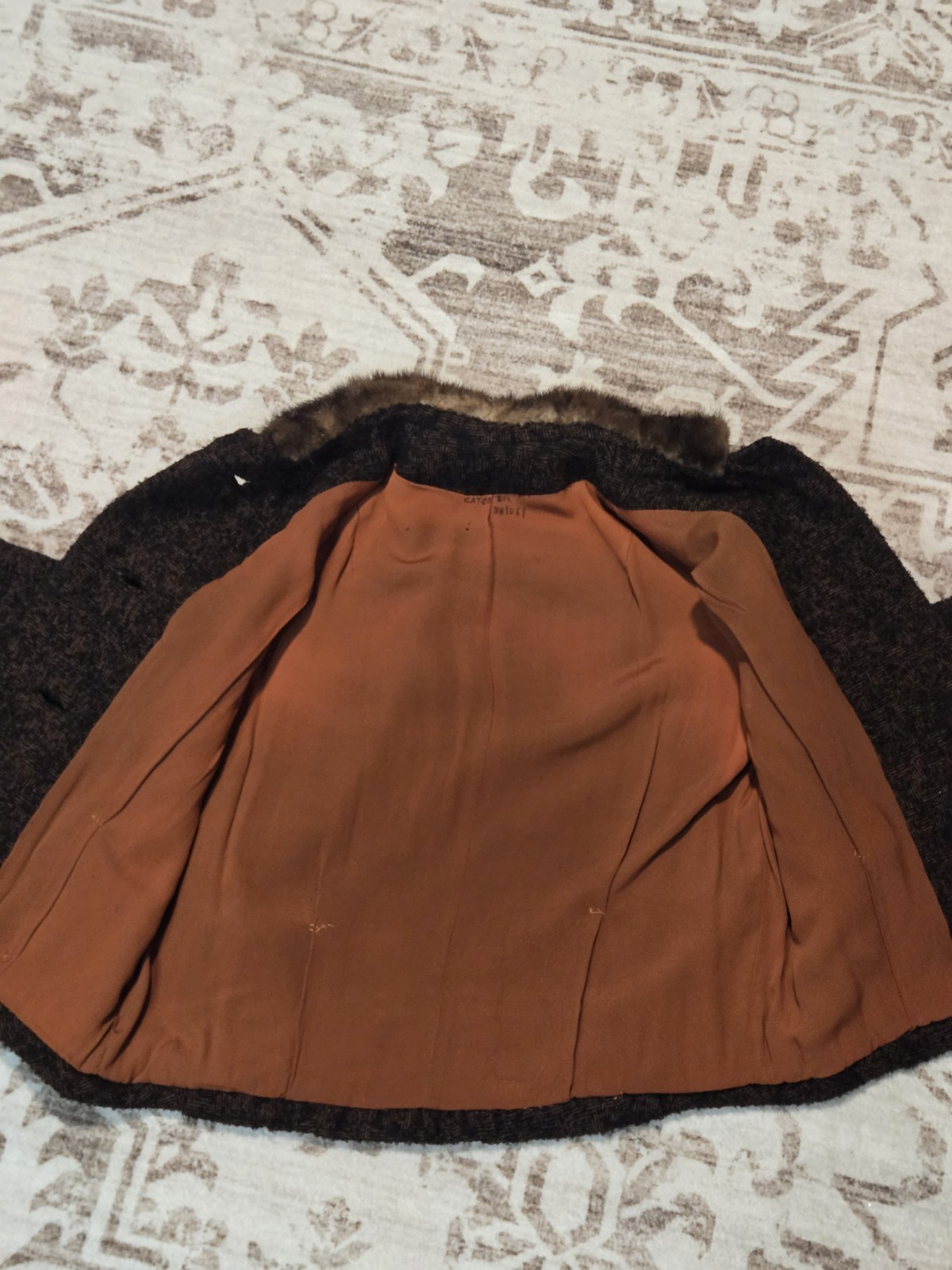 Teed Suit Dark Brown Flecked Wool Jacket With Mink Collar & Pencil Skirt 1960&rsquo;s