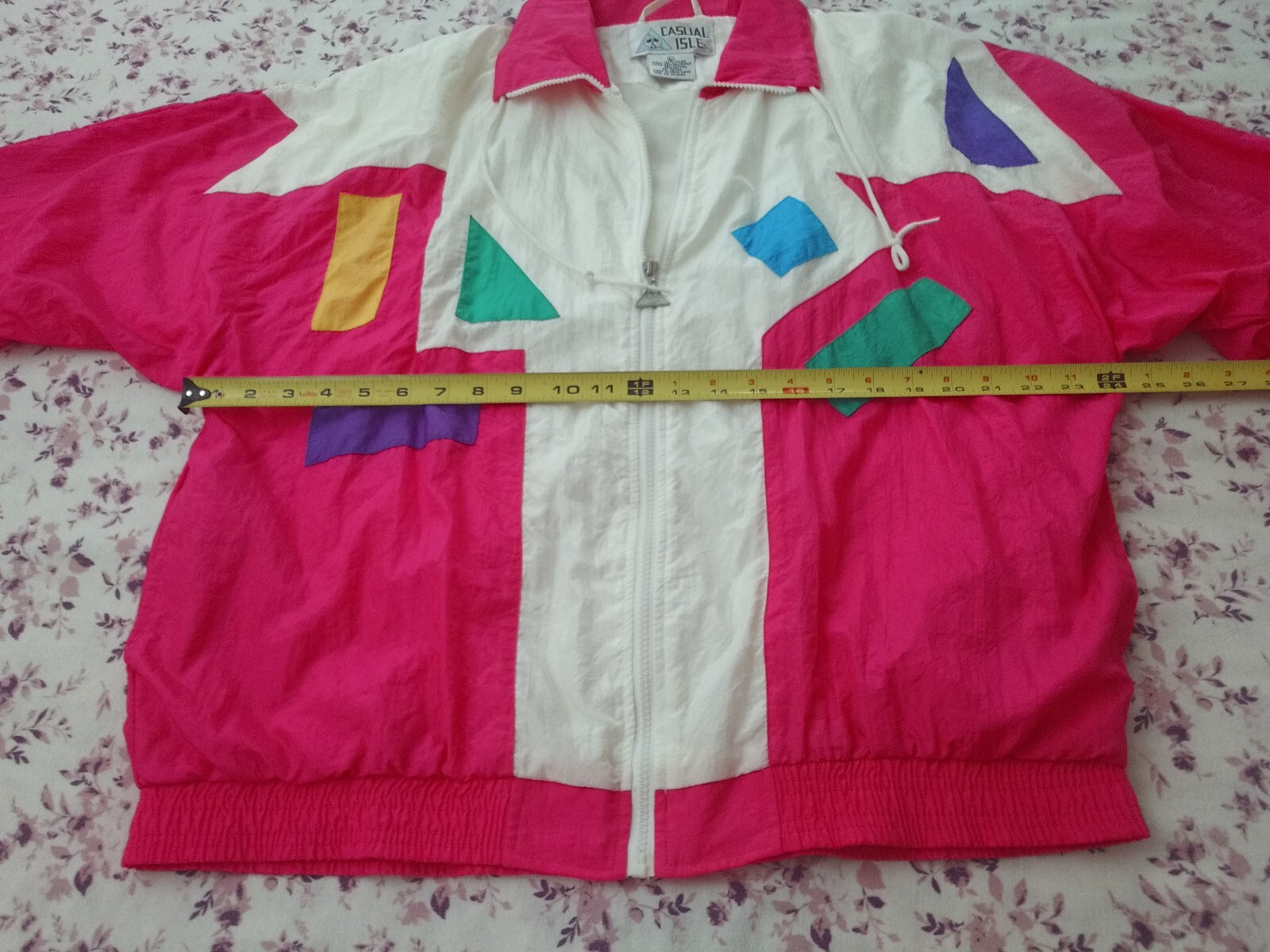 Vintage Casual Isle Nylon Lined Windbreaker Jacket and Pants Size L Suit REDUCED