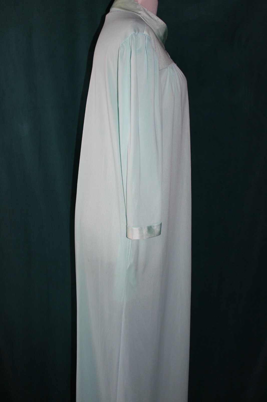 VANITY FAIR Aqua Blue Long Robe Zip VINTAGE Nylon Classic Sz L Satin Trim USA