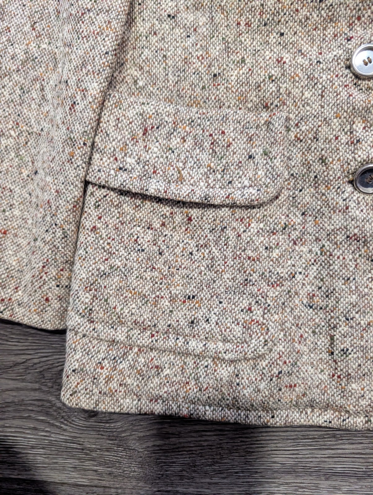 Vintage 1960s Donegal Tweed Wool Jacket – Peter Pan Collar – Beige/Tan Fleck