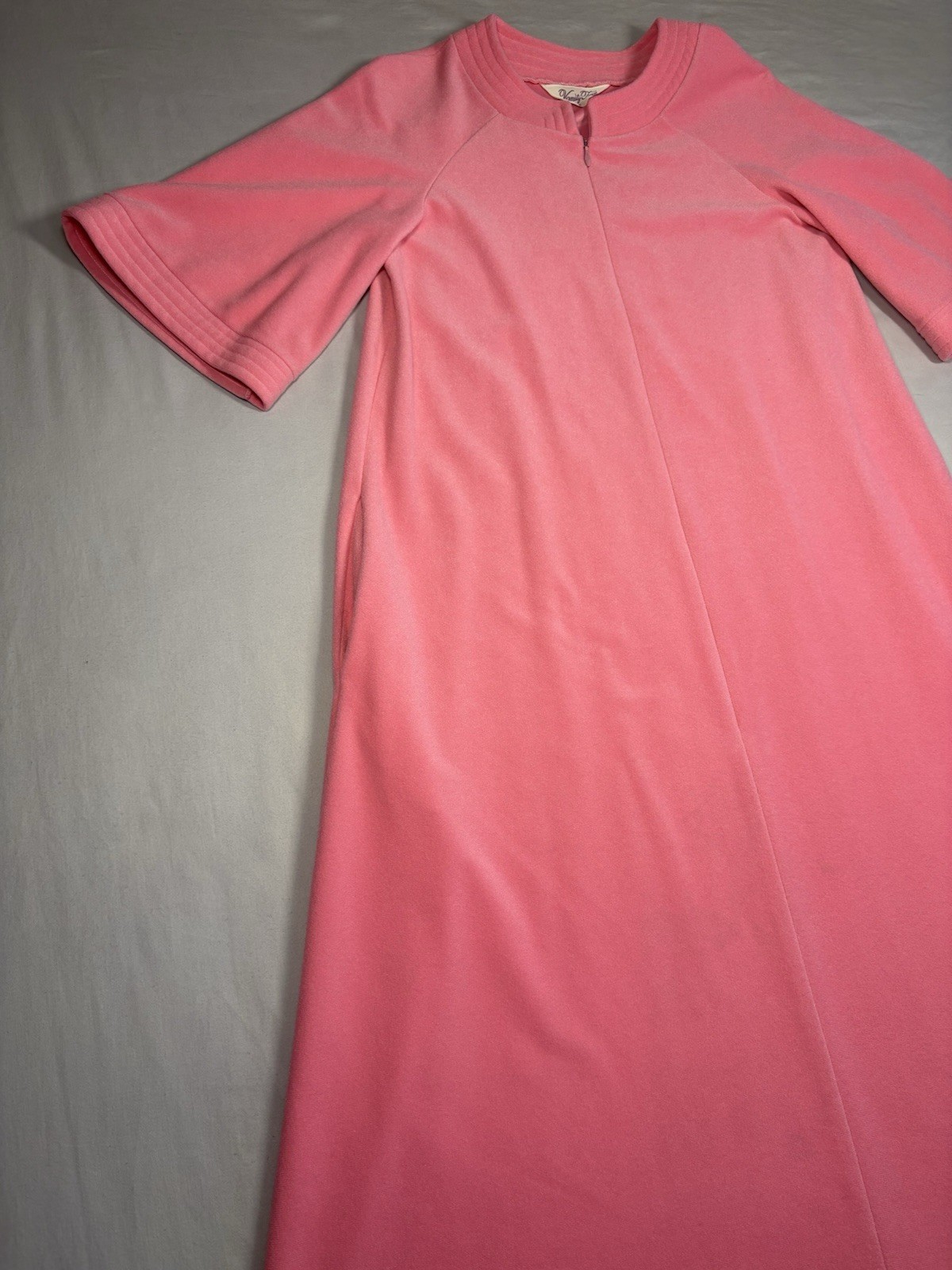 1970s Vanity Fair Velvet Fleece Pink House Coat Vintage Robe Long Women’s M USA