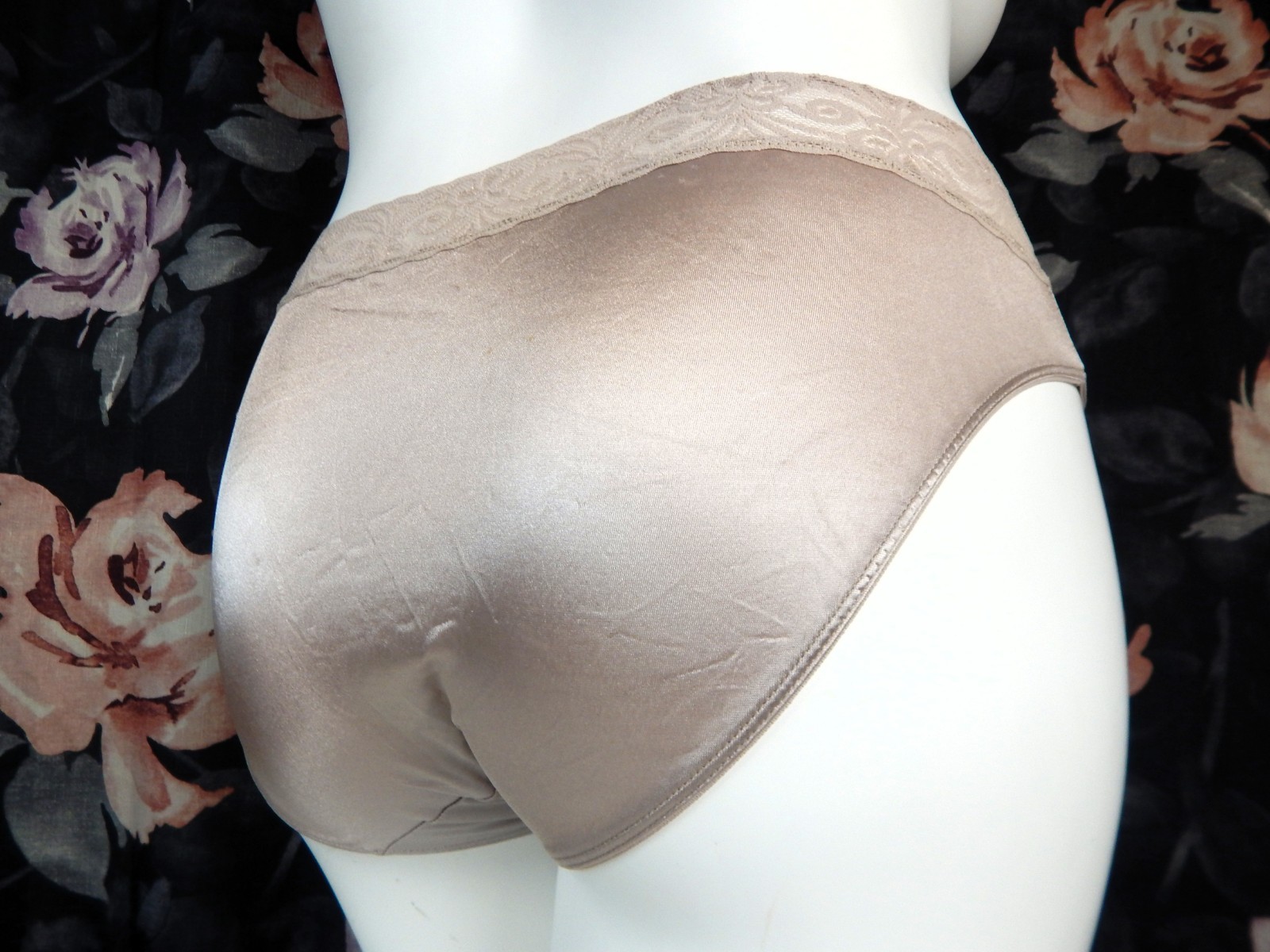 NOS Vintage Bali Studio Second Skin Lace Hi-Cut/Hi-Leg Satin Panties Taupe Sz 8