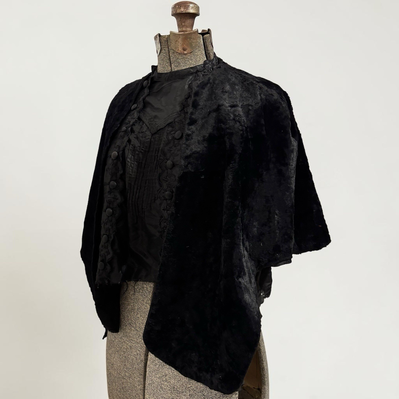 Antique 19thC Victorian Mourning Blouse Bodice Velvet Capelet Funeral Clothing