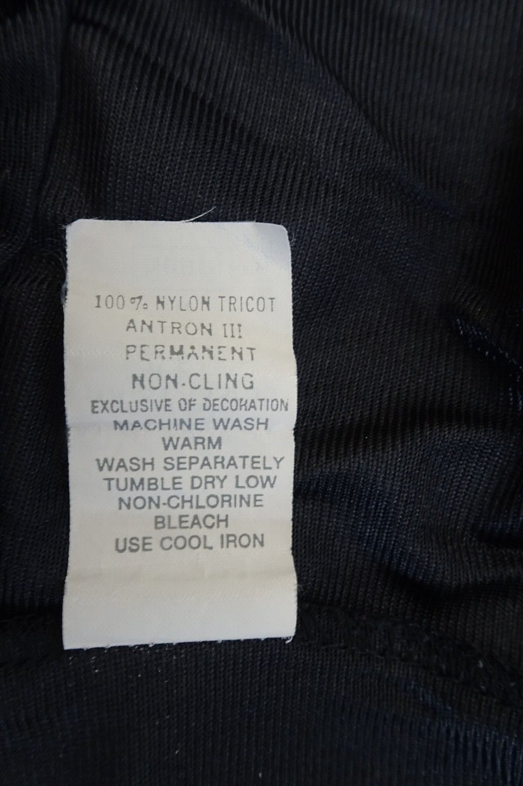 Vintage Sears 30&Prime; Long Half Slip Large Black Chantilly Lace Nylon Slit Lingerie