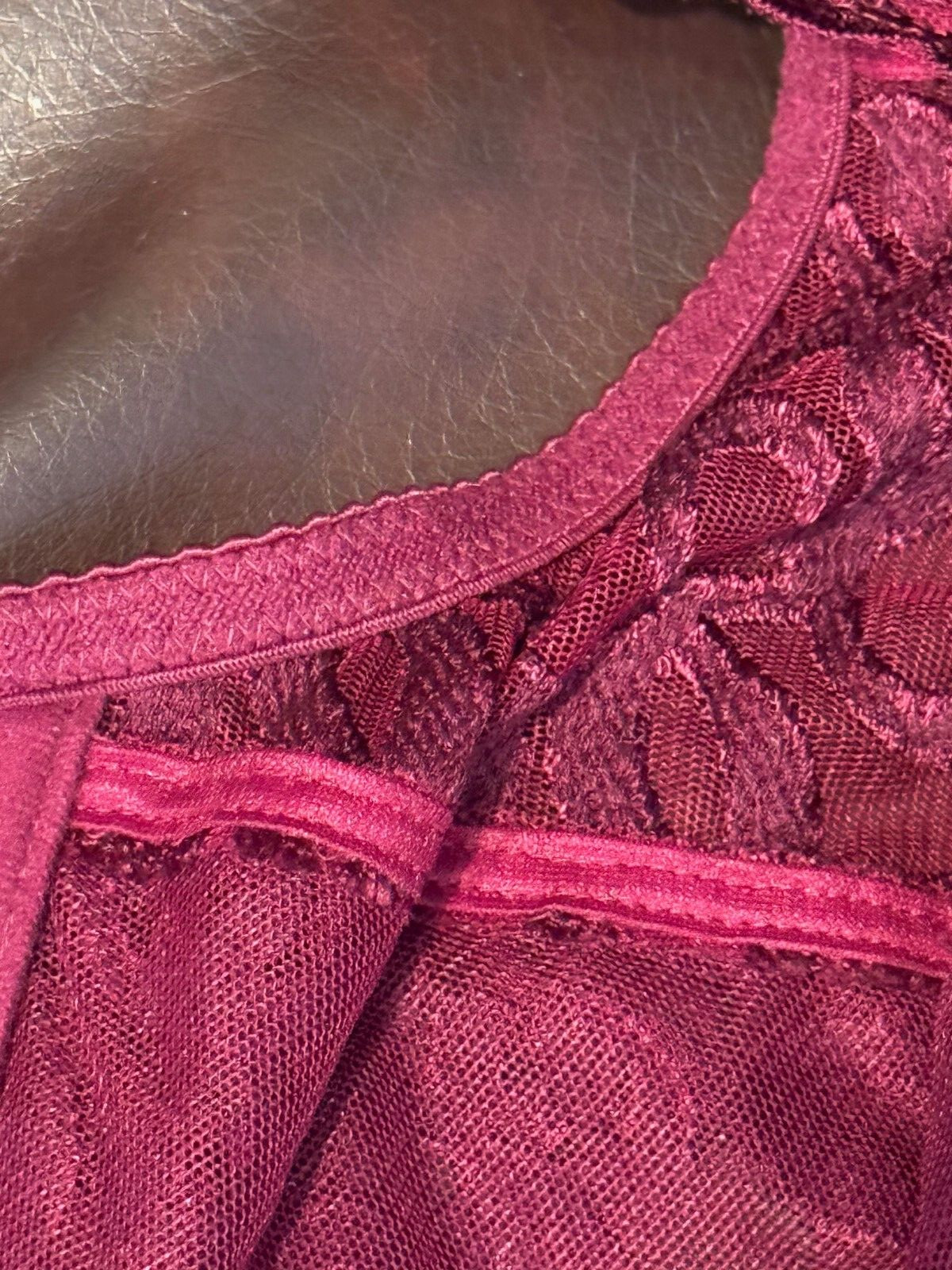 VINTAGE WACOAL 85199 ~ CABERNET ~ ARABESQUE SEMI-SHEER UNDERWIRE BRA ~ 38DD