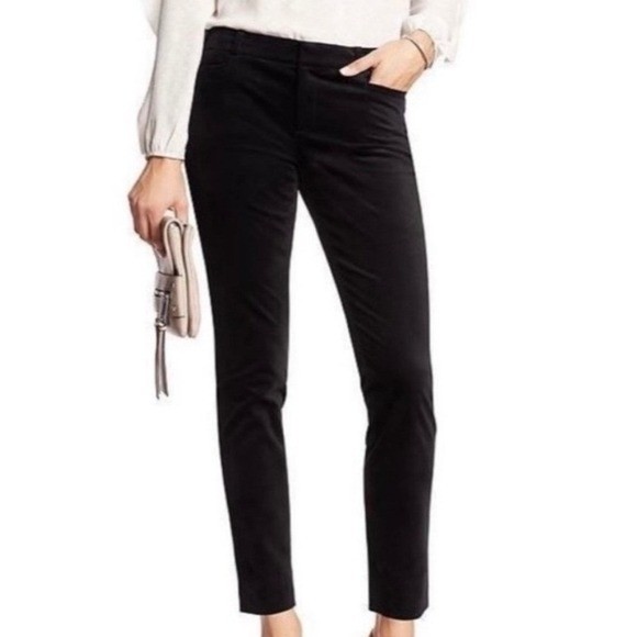 90&rsquo;s minimalist style Banana Republic Sloan size 6 black velvet ankle pants