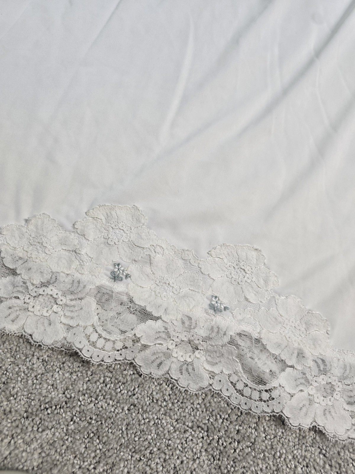 Vintage Shadow Line Lace Slip Medium Tall Ivory Rose Sexy Classic Comfort READ