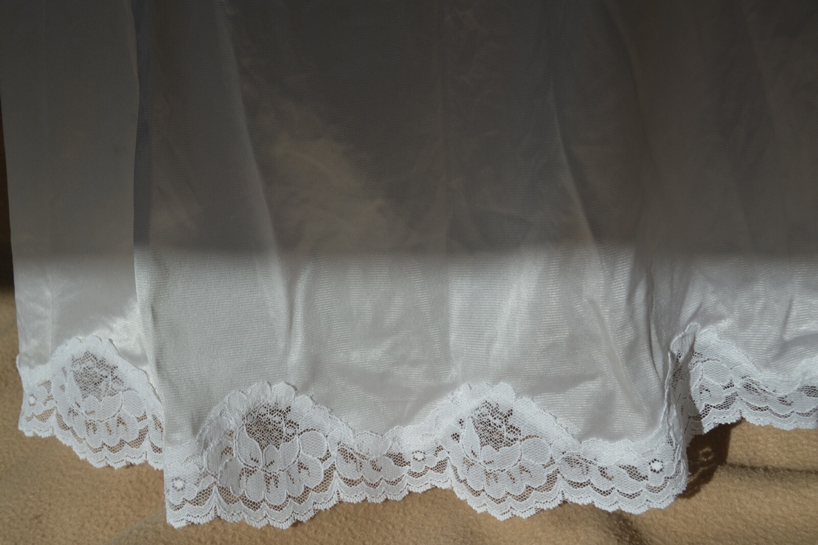 Melody Lingerie White Half Slip. Size Medium.