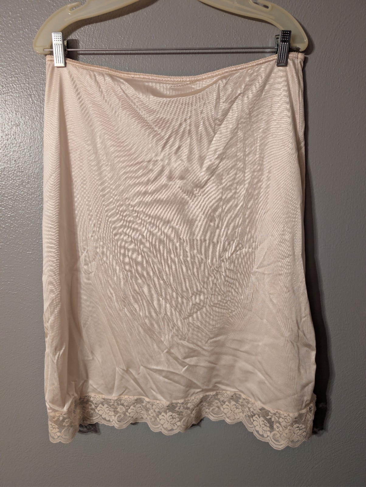 Vintage Maidenform Half Slip Chantilly Lace Trim Nude Skirt Size L ILGWU USA 80s