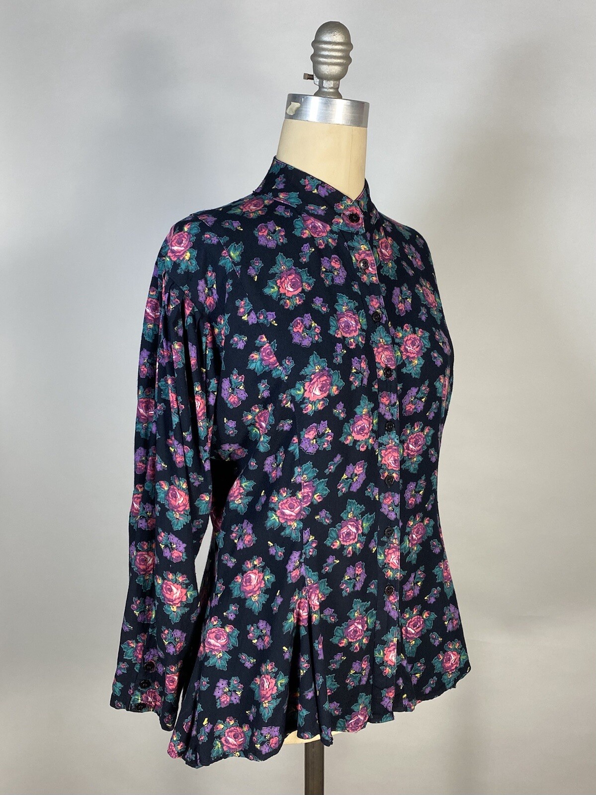 Vintage 1980s-does-VICTORIAN style floral rayon blouse with mutton sleeves PHOOL