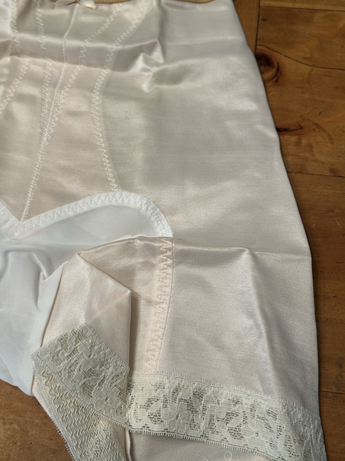 Vintage Exquisite Form Shape Maker Girdle Small Regular Length NOS