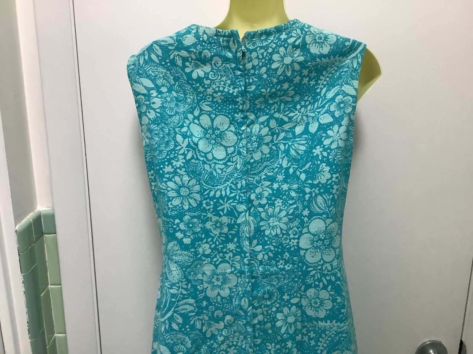 Vintage 1960s Aqua Floral Lined Sleeveless Sheath Dress Peck & Peck ILGWU Label