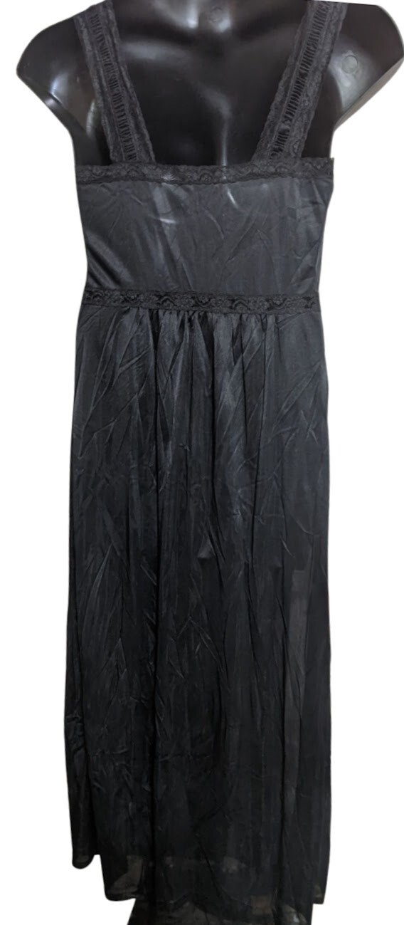 Vintage 1950s Strutwear Embroidered Slip