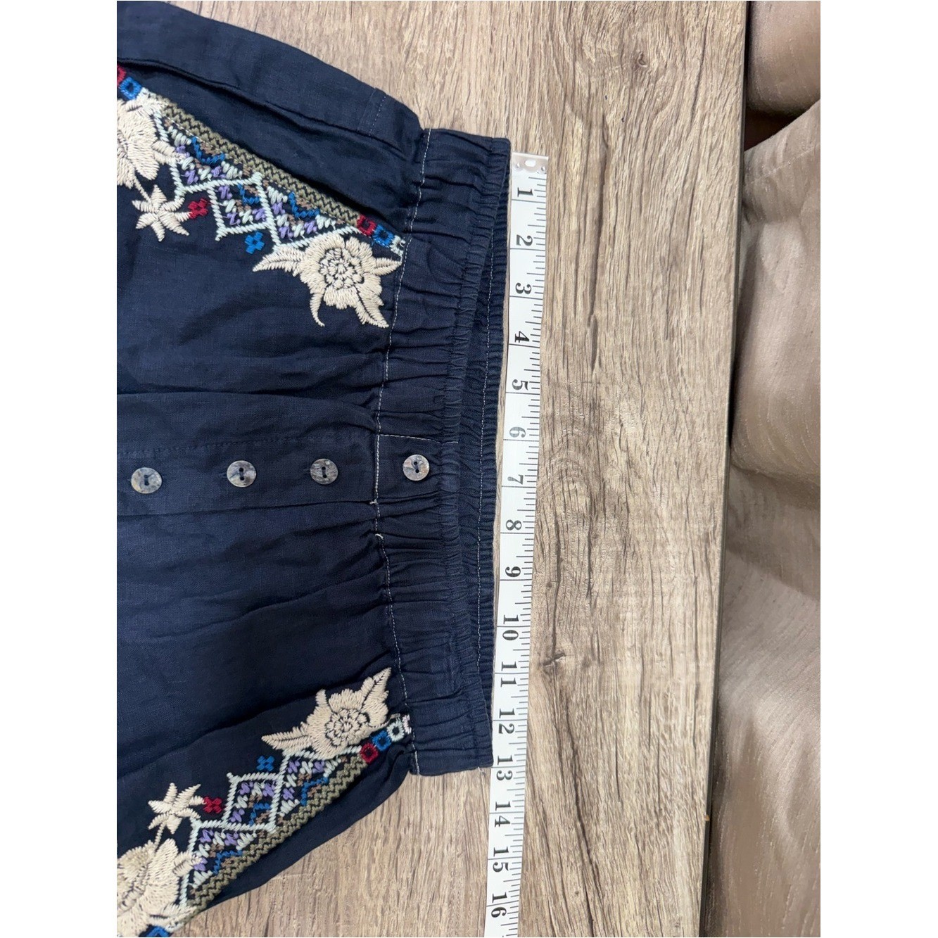 Johnny Was FlorenceButton Front LinenEmbroidered Shorts size xs NWT