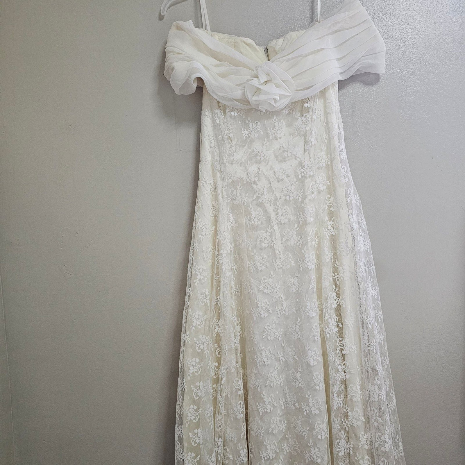 Vintage Scott McClintock Lace Off Shoulder Formal Gown Dress USA Size 10 Vintage