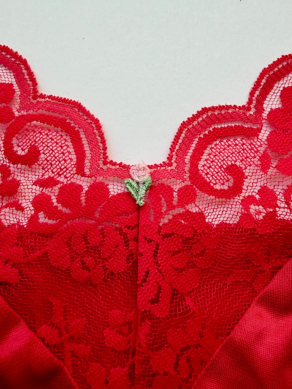 VTG Maidenform Chantilly Bodysuit Lingerie Glossy RED Nylon Lace Sz 34 USA Union
