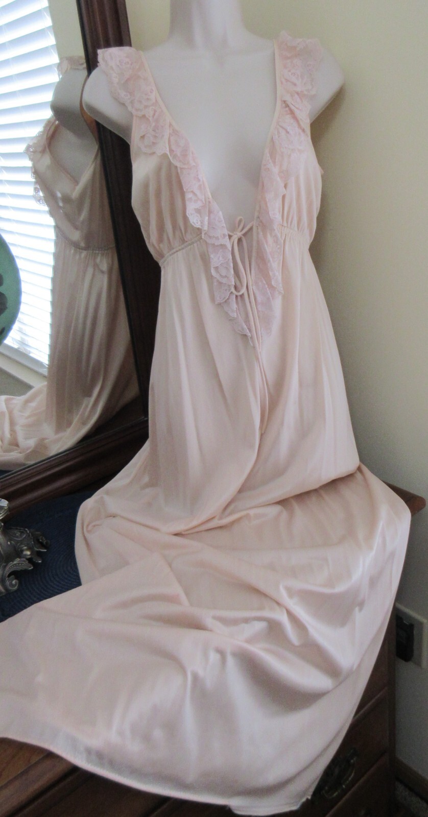 vtg 60s TEXSHEEN BEIGE MEGA SHEER 2.5&Prime; LACE NYLON full slip nightgown dress S
