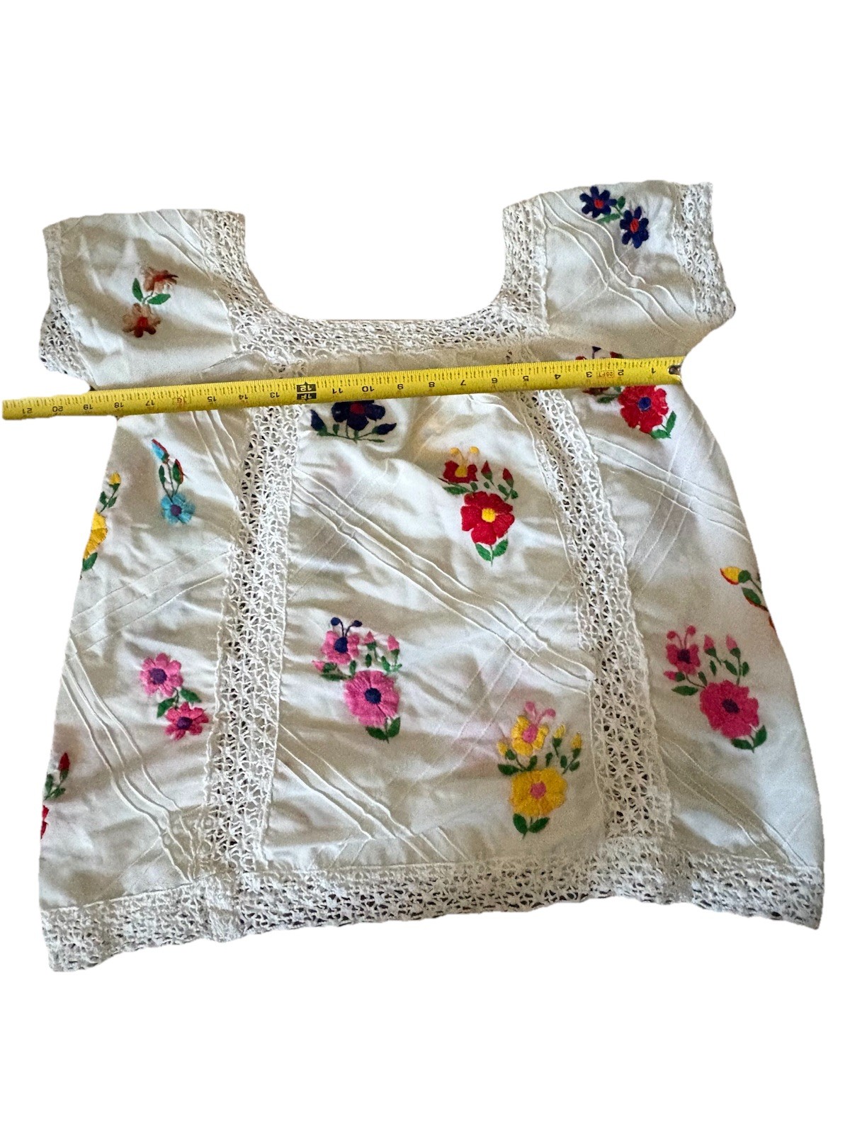 Vintage Handmade Mexican Peasant Style Embroidered White Flowered Blouse S/M
