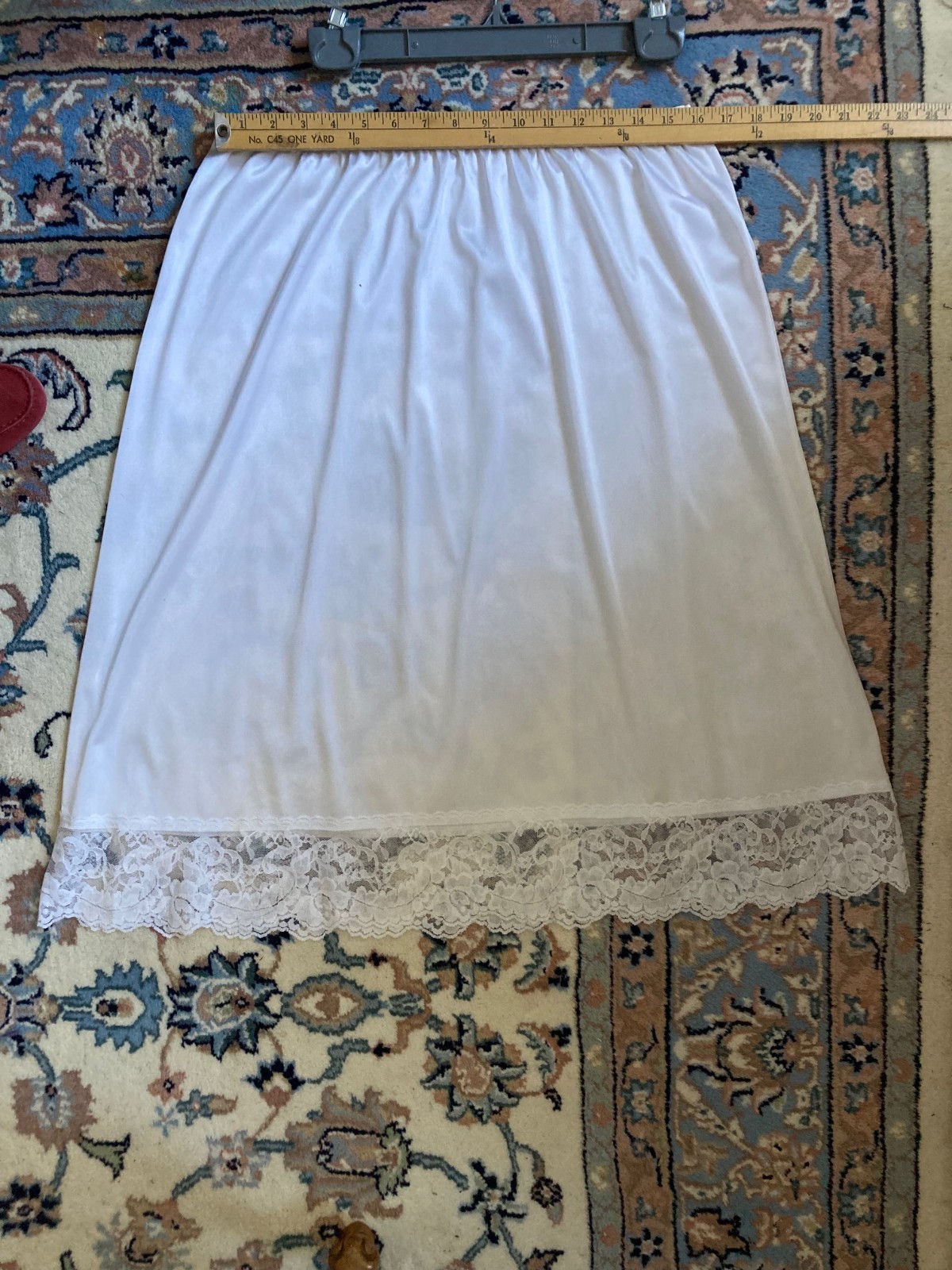 Preowned Vassarette Women&rsquo;s Full Figure White Nylon Half Slip Style 11805 2XL 28