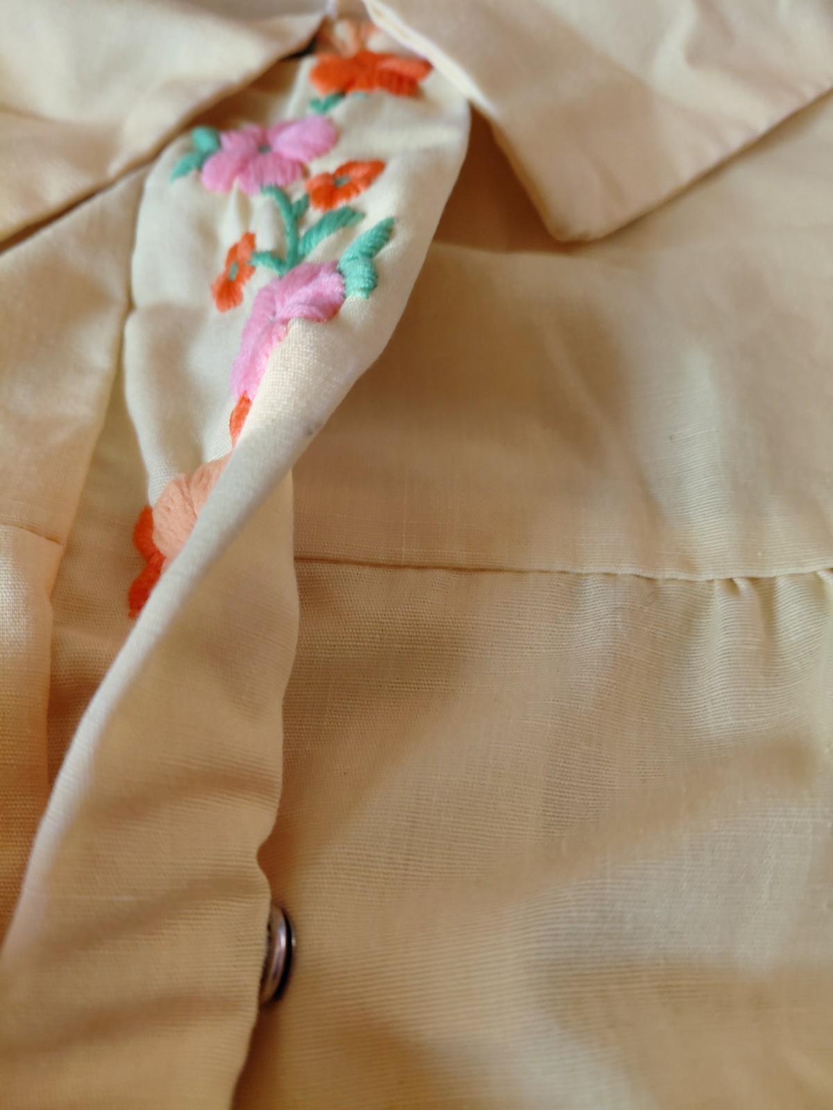 Vintage 1970s Yellow Cotton House Dress Bright Flower Embroidered Size Large