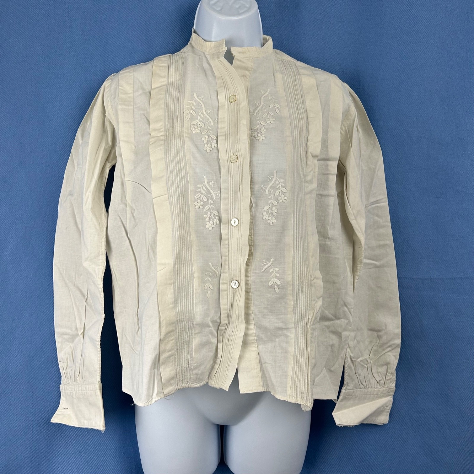 Late 19th-Early 20th Century Women&rsquo;s Blouse Machine Embroidery and Pleats