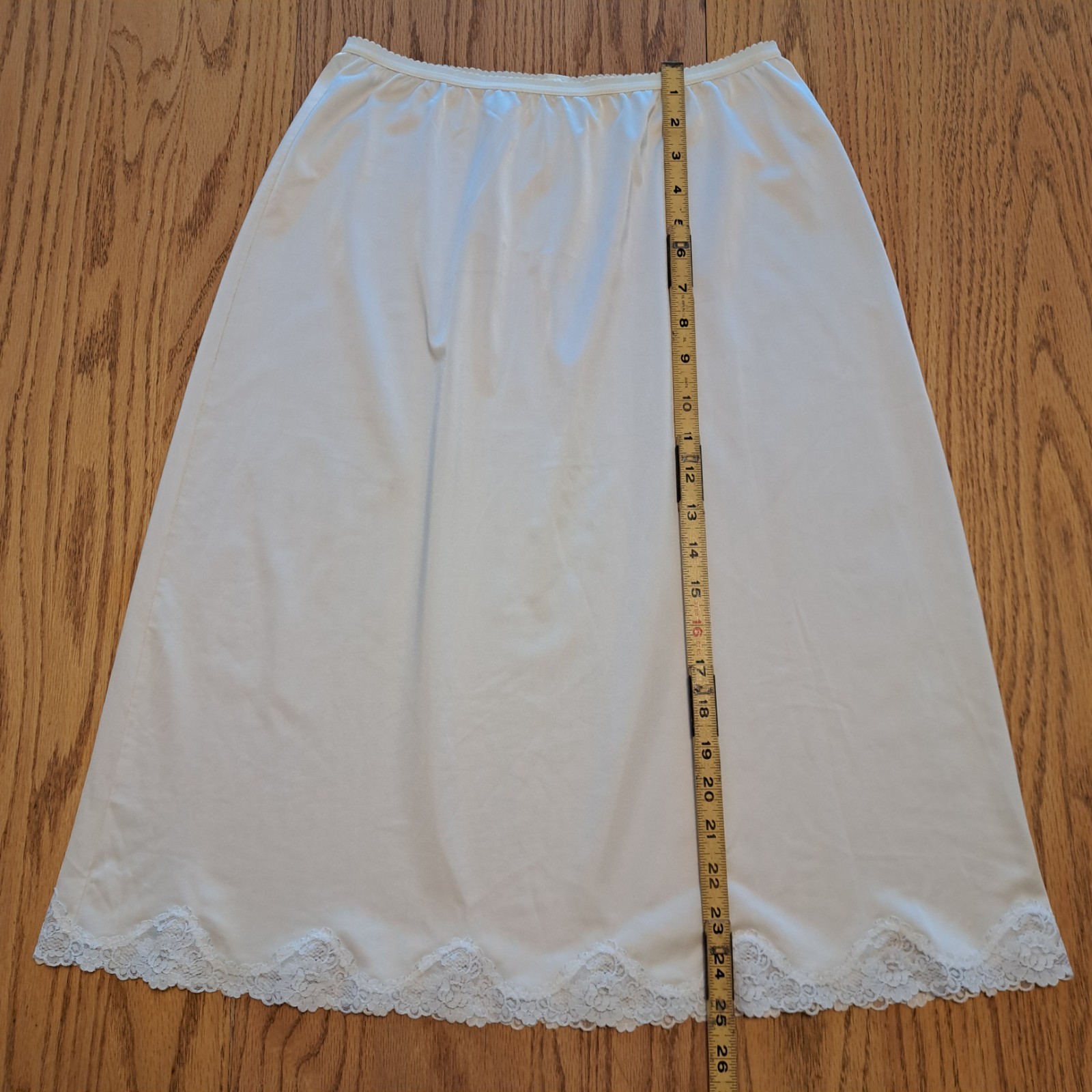Vtg Shadowline Half Slip Off White Scalloped Lace Hem Medium Tall USA