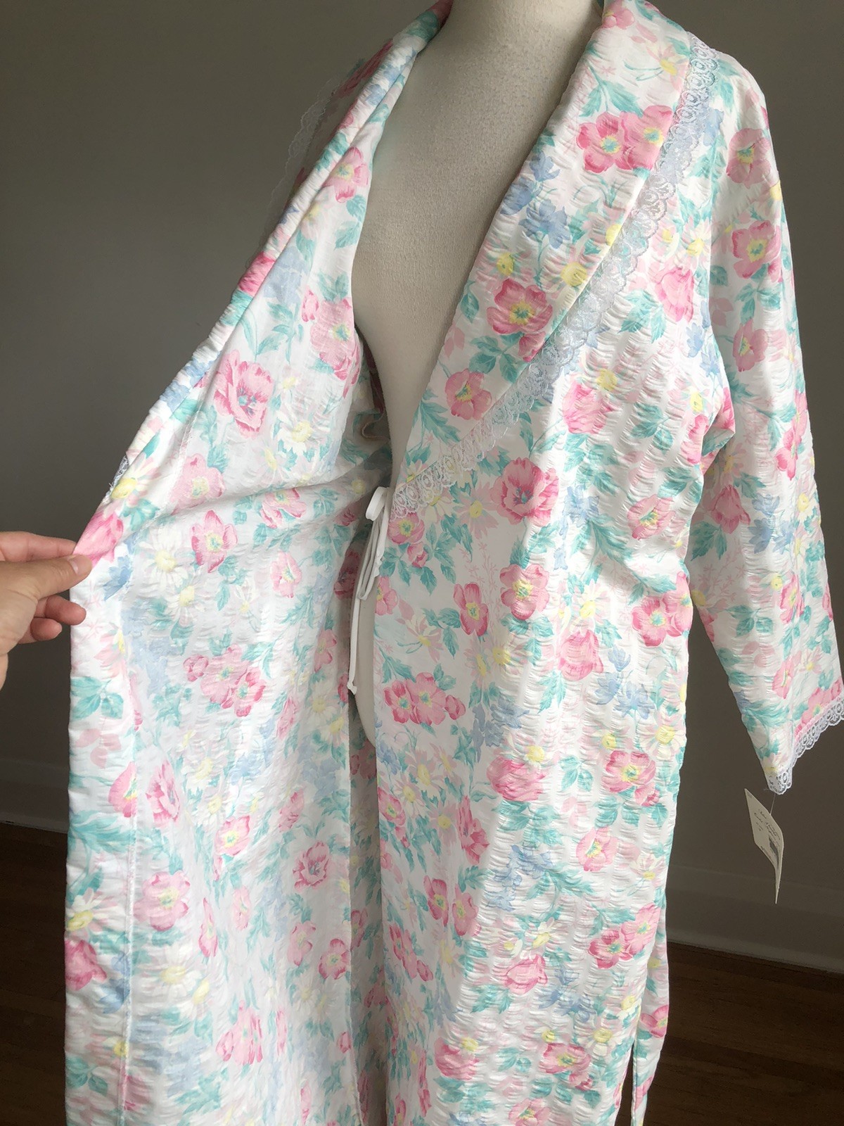STUNNING NWT VTG CACHET Floral PolyCottton & White Lace Full-length Robe SZ M