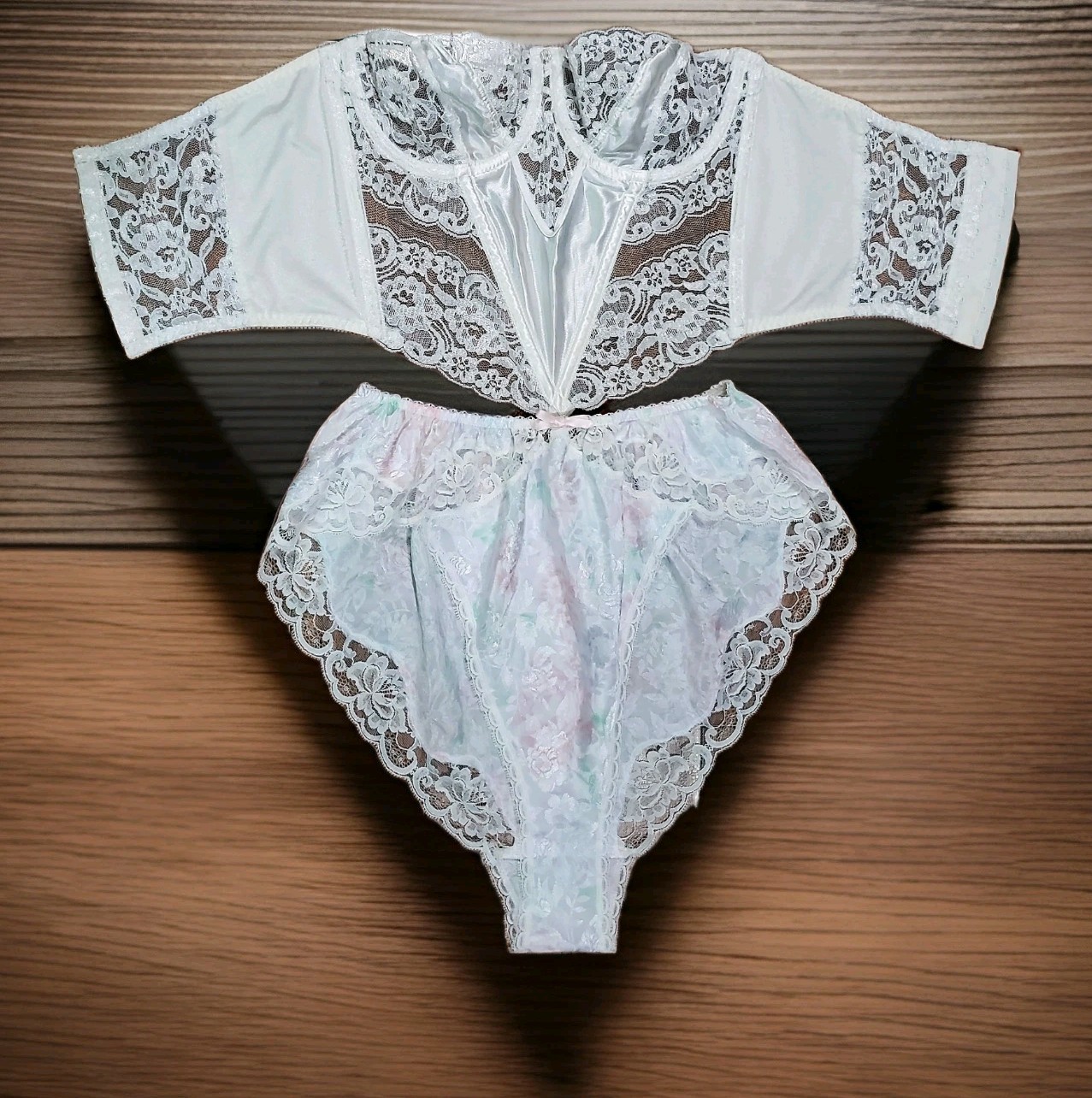 🦢 AUTH VTG CHRiSTiAN DiOR 2 PC LiNGERiE SET SATiN LACE BUSTiER CORSET & SHORTS