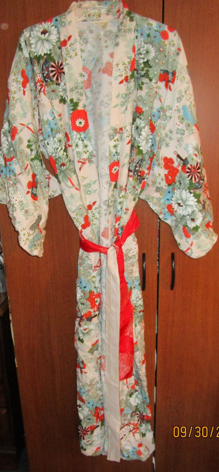 Vintage Excellent Quality Made in Japan Robe One Size Rayon Bust 49 Length 56 in
