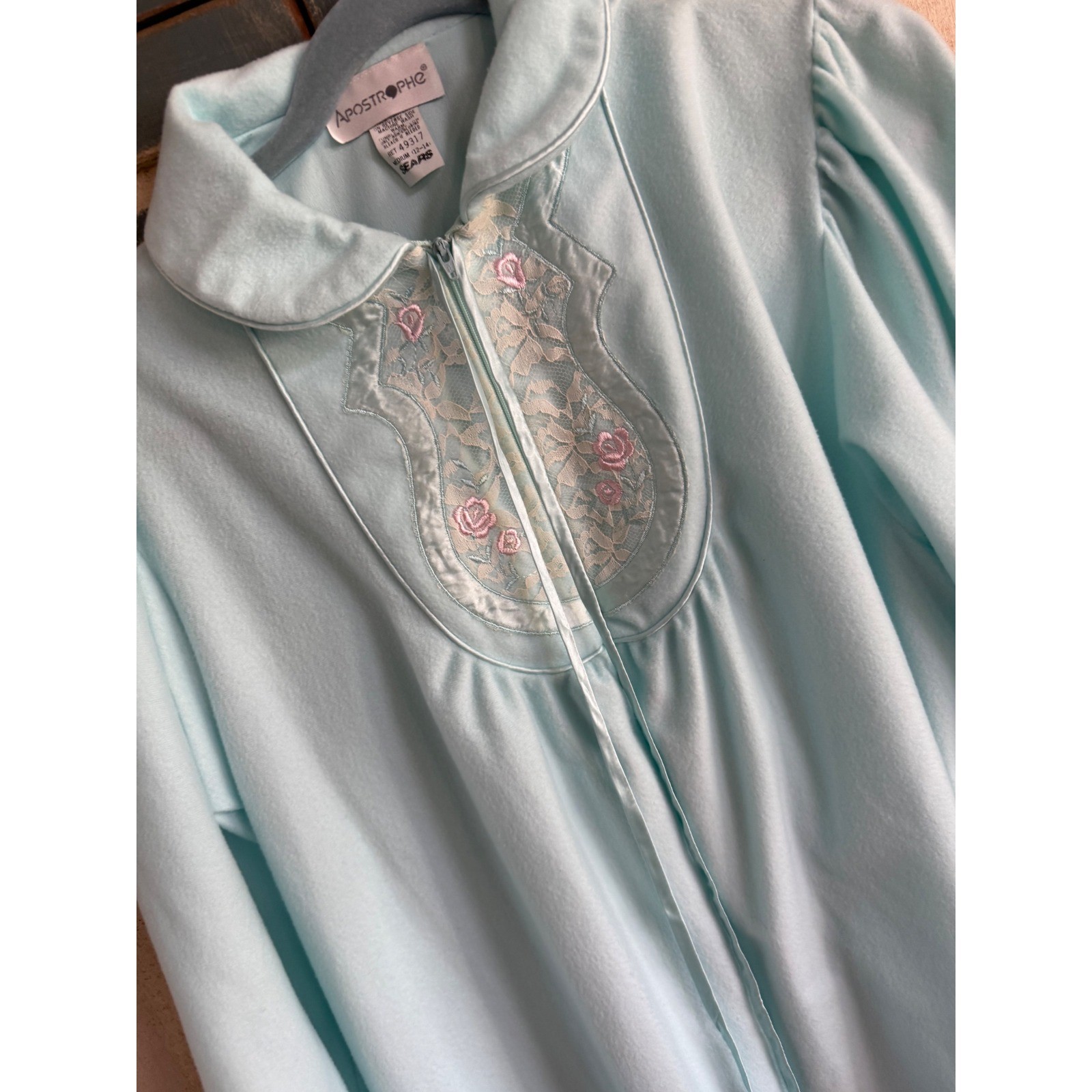 Vintage Apostrophe Sears Robe Blue Fleece Lace Rose Zip Housecoat Medium 12-14