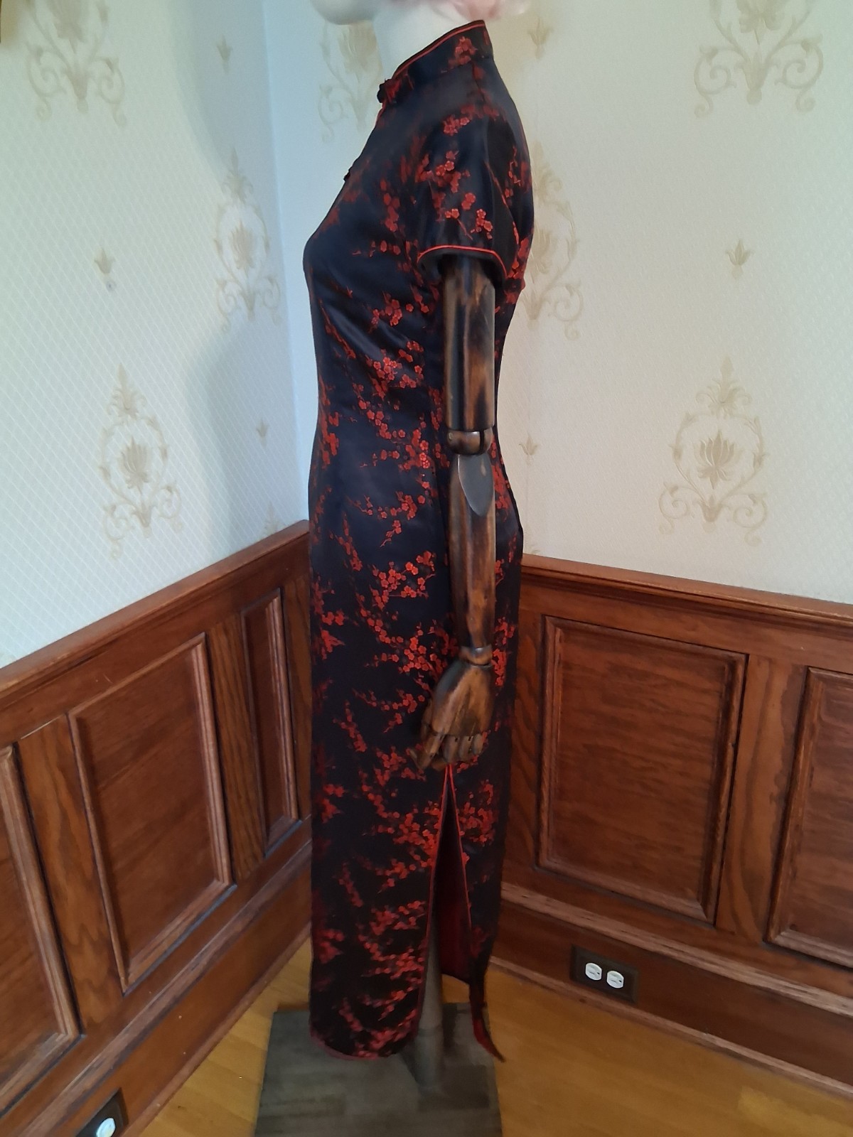 Vintage 1980s/90s Black Red Cherry Blossom Brocade Satin Cheongsam Chinese Dress