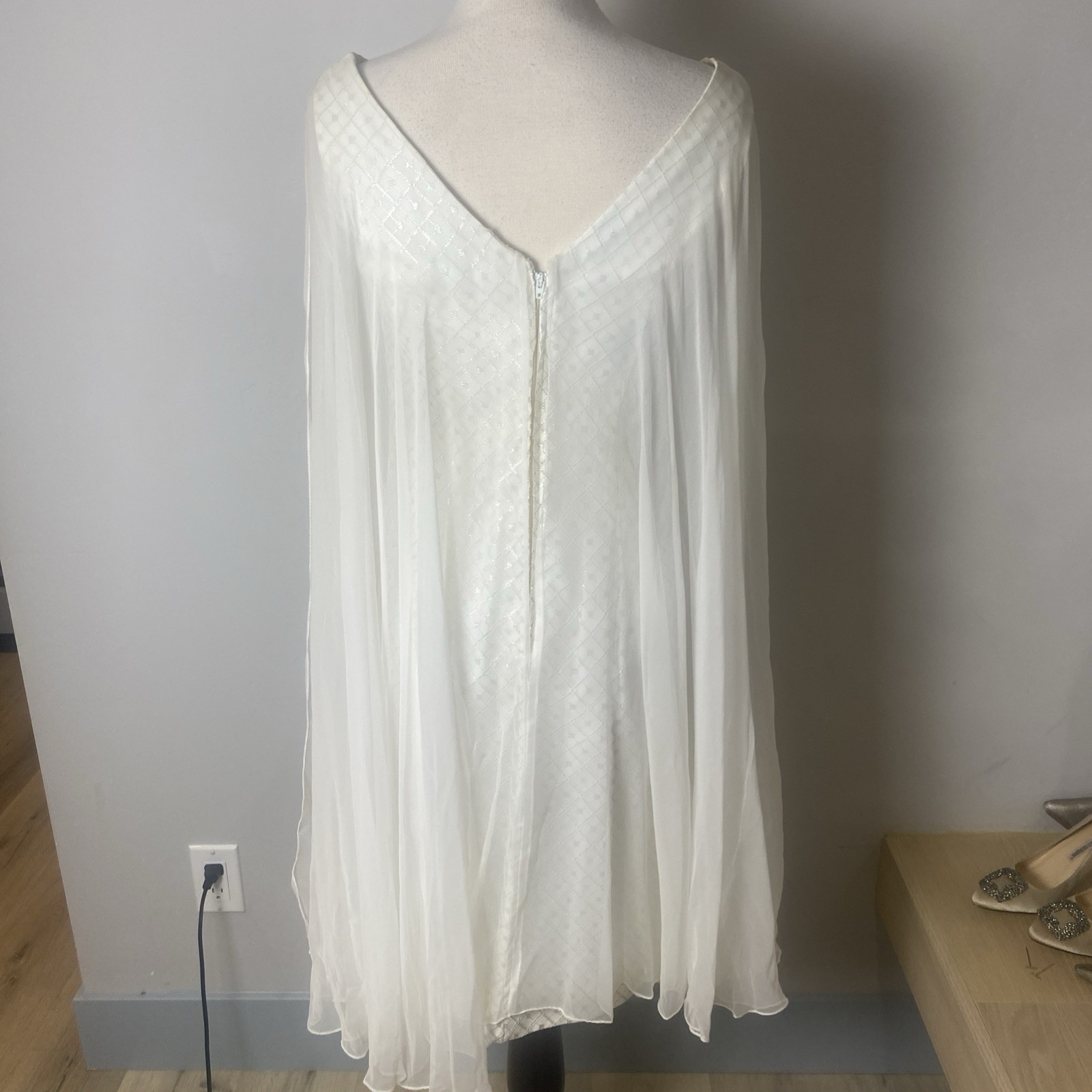 VTG 60’s White Chiffon Flowing Fitted Dress Metallic Threading S/M Cocktail MOD