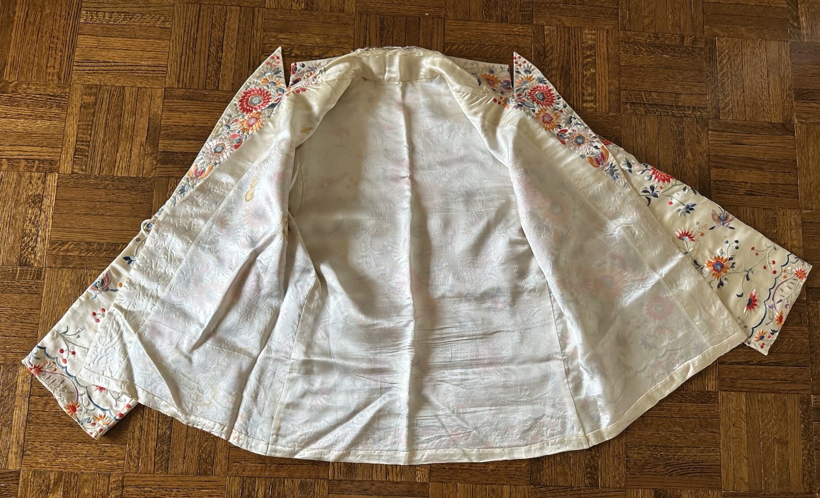 1920s 30s Silk Embroidered Export Piano Shawl Jacket Moth Floral Peking Knot VTG