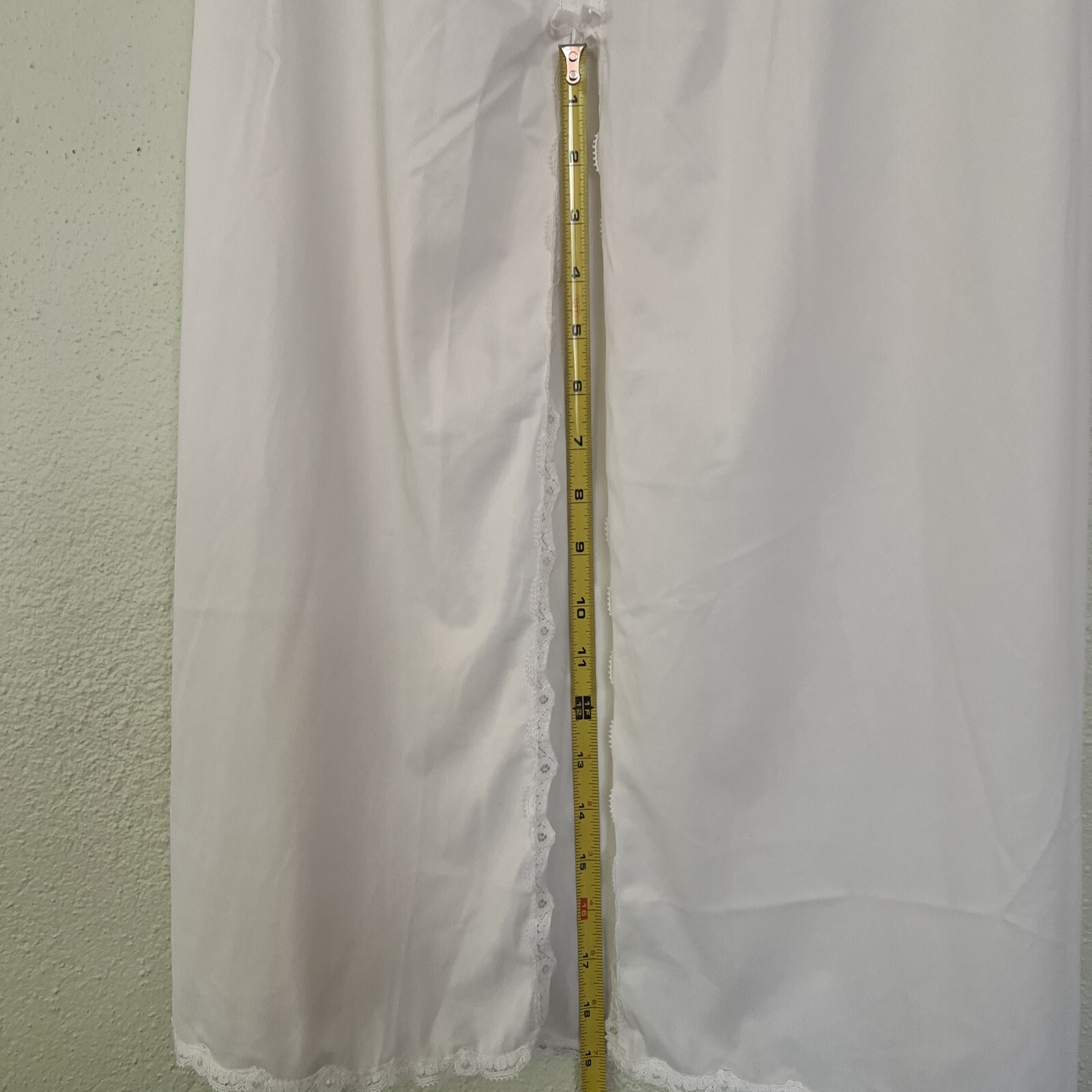 Vintage USA VANITY FAIR 1970s White Half Slip with Sexy Side Vent Sz Med/Lg