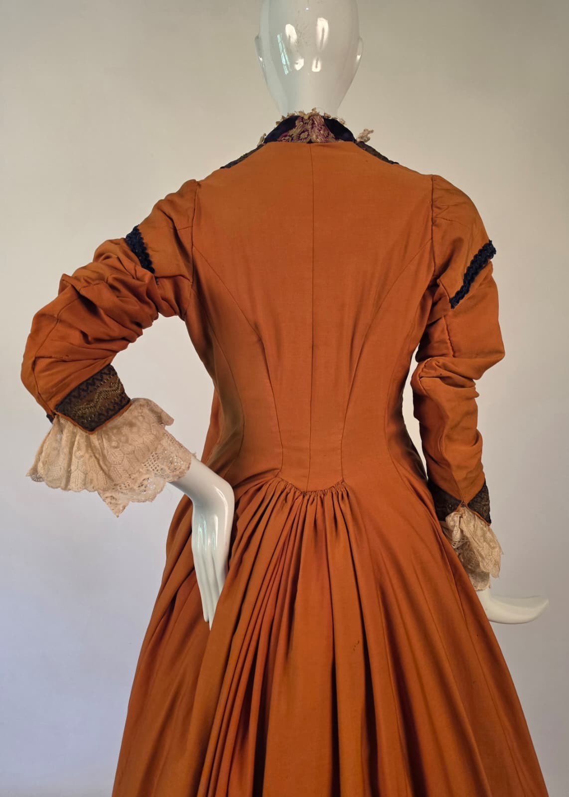 VICTORIAN 19TH C BUSTLE DRESS W VELVET BROCADE LACE TRIMMED FRONT PANEL + TRAIN