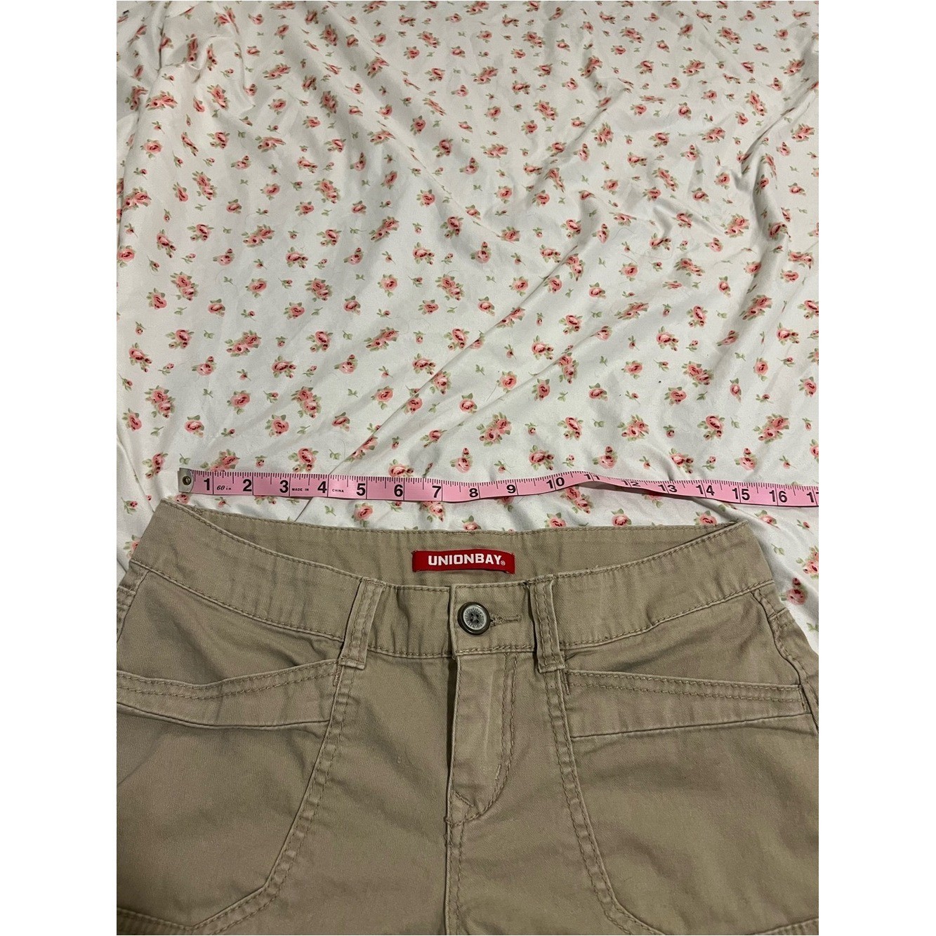 vintage union bay low rise khaki shorts with butt pockets