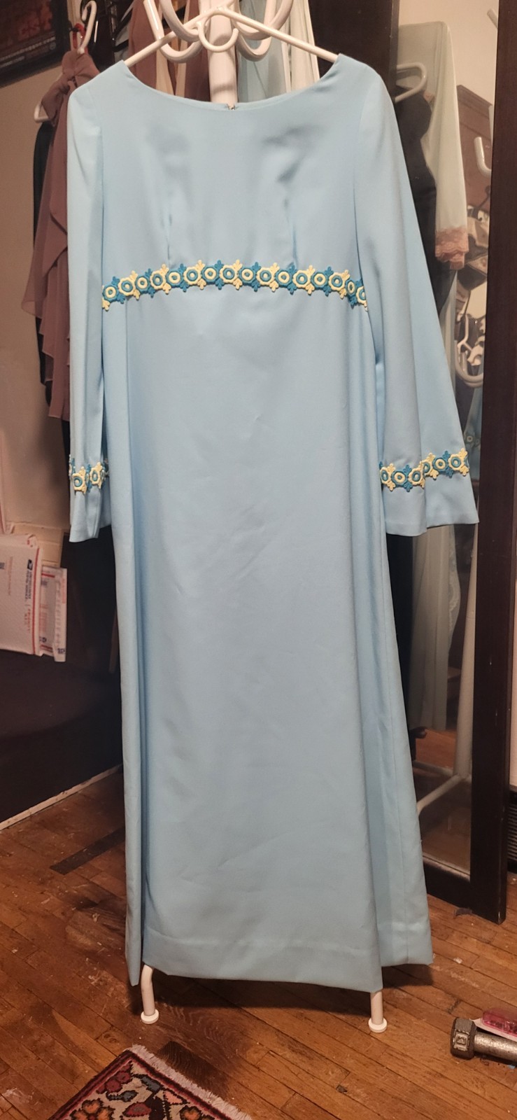 Vintage 60&rsquo;s Unbranded Lt Blue & Blue-Yellow Applique Empire FL Gown Dress M/L