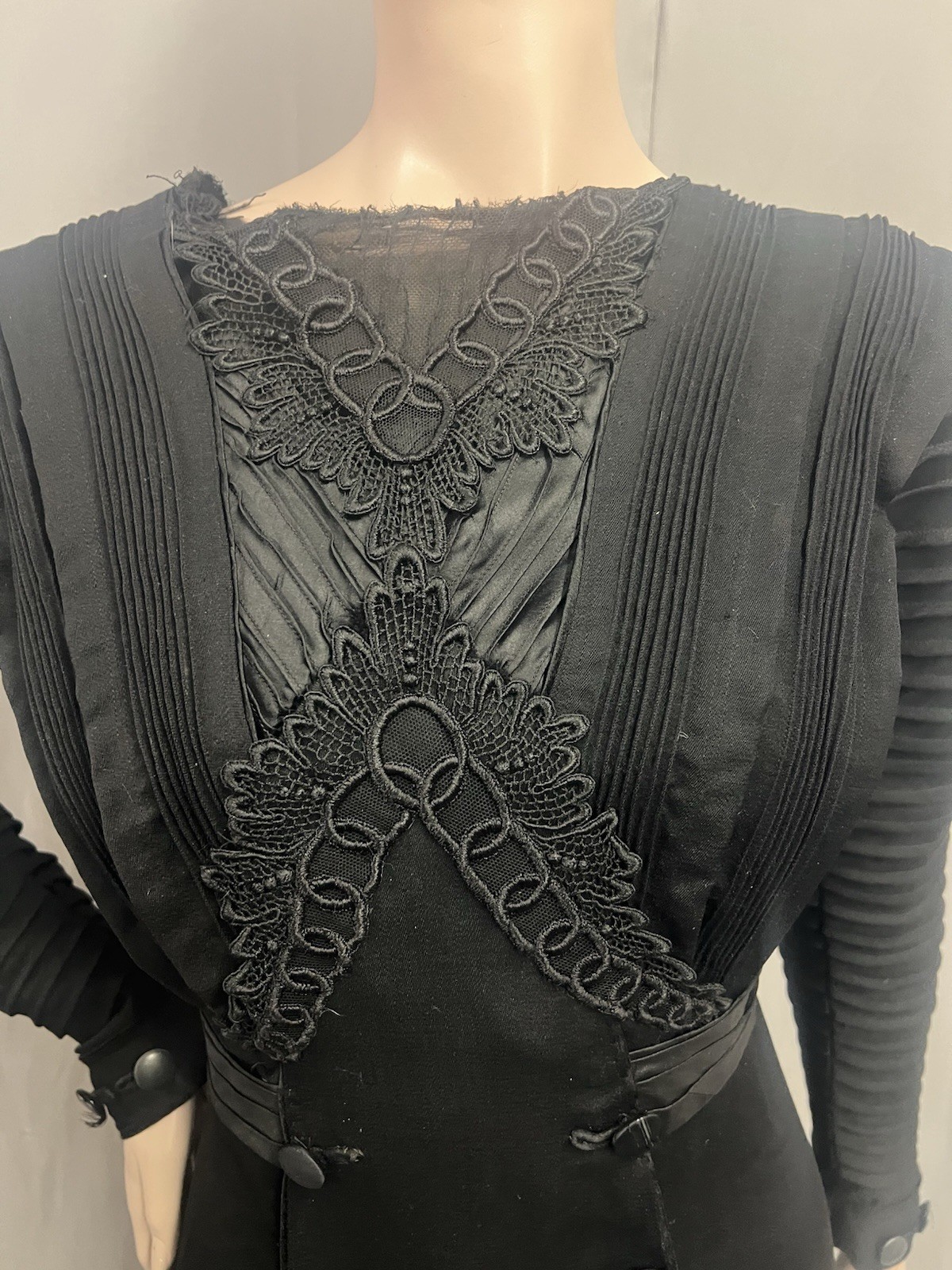 1906-1910 Black Wool Daytime Winter Dress