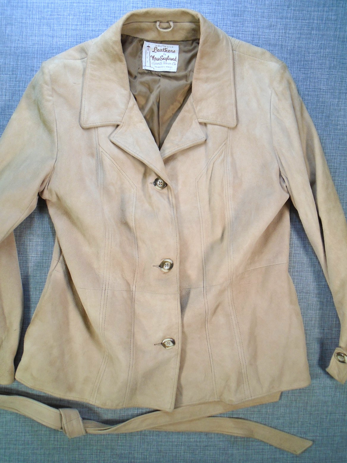 Leathers by New England Women&rsquo;s Jacket Vintage 19&Prime; x 25&Prime; Made in USA, Has Wear