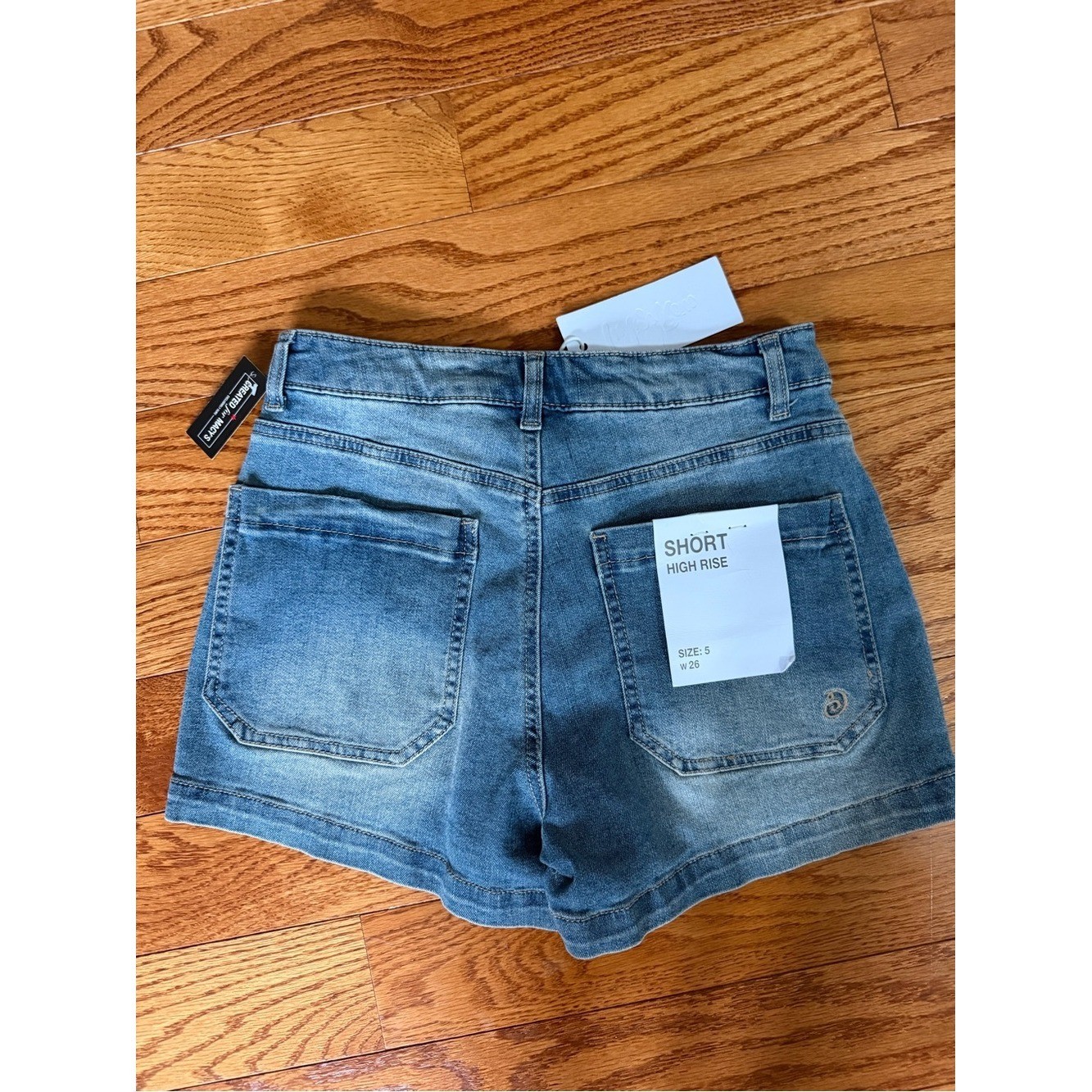 Indigo Rein High Rise Patch Pocket Denim Shorts Size 26 NWT