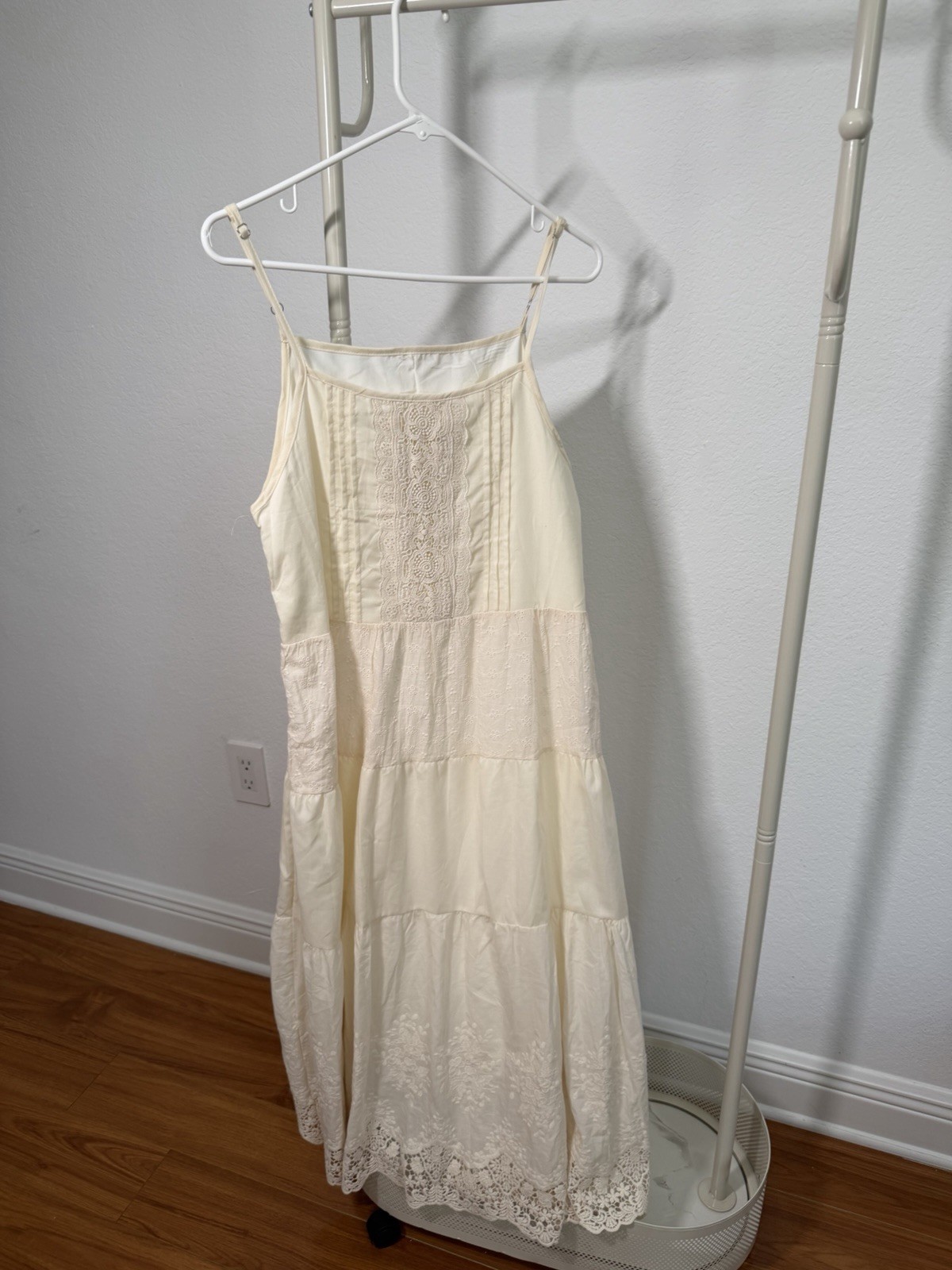 Women&rsquo;s Vintage White Petticoat Slip, Lace Trim, Embroidered Panel, Straps