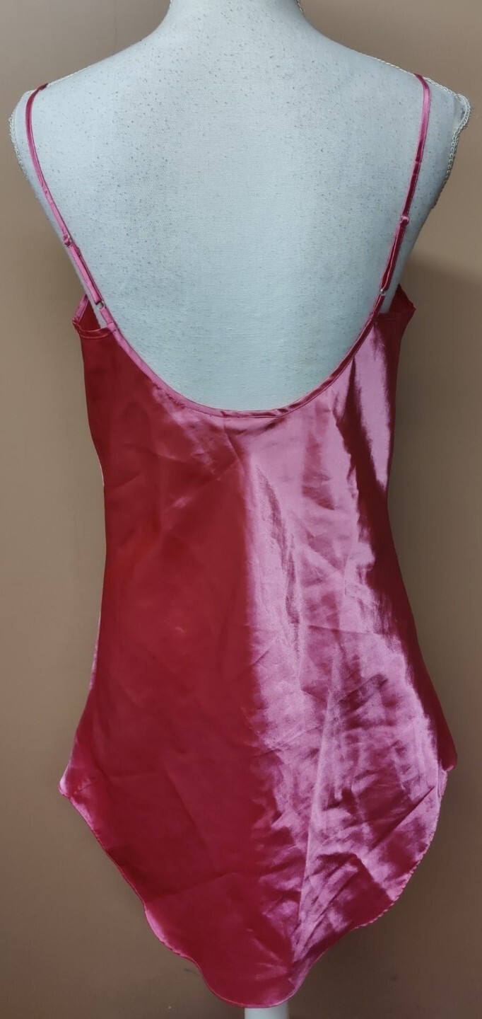 • Vintage Basic Editions Women&rsquo;s Sexy Satin Chemise Nightie Slip Sz Medium Coral