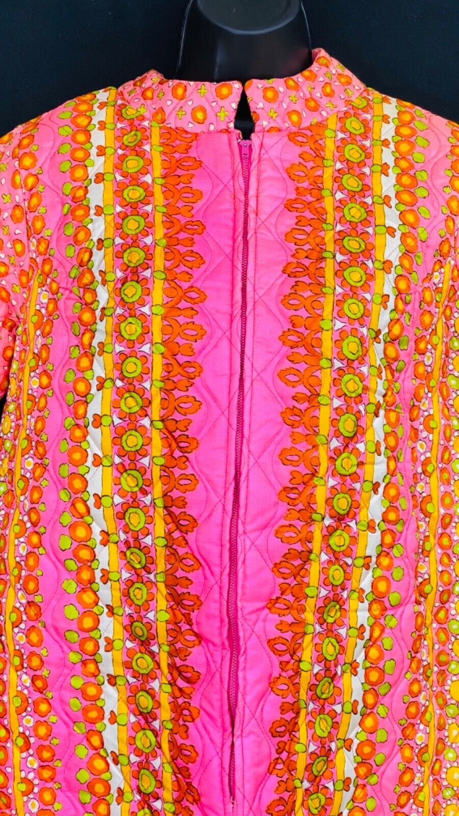 Vintage 1960s colorful pink housecoat robe, floral mod warm lounge quilted NOS