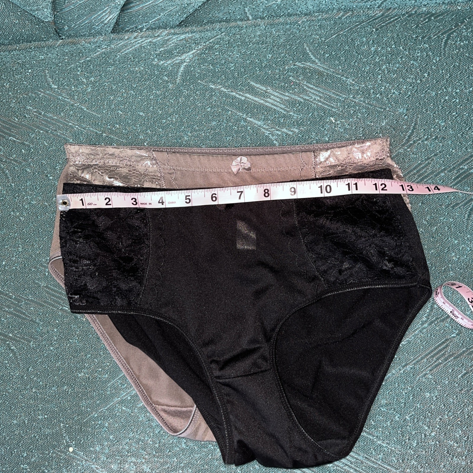 Vtg Kathy Ireland Medium Panties Second Skin Black & Tan Lace Satin Brief Shaper