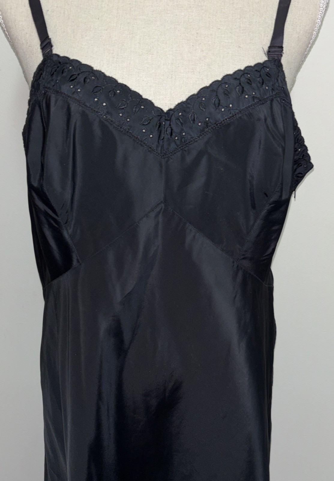 Vtg EXCELLE Barbizon Full Slip Black Taffeta Embroidered Trim w/ Zipper 38S